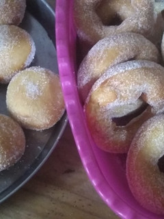 Una foto de Rosquitas y bolitas de dulce de leche