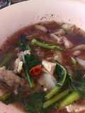 ราดหน้าหมูหมักคะน้ากรอบ