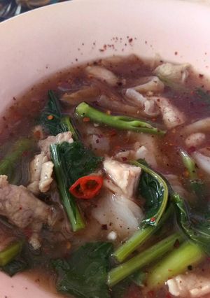 รูปของ ราดหน้าหมูหมักคะน้ากรอบ