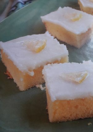 Una foto de Cuadados de yogur y limón