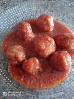 Una foto de Albóndigas con tomate