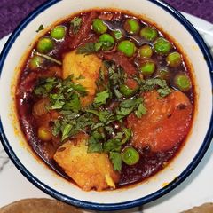 A picture of Aloo matar sabji.
