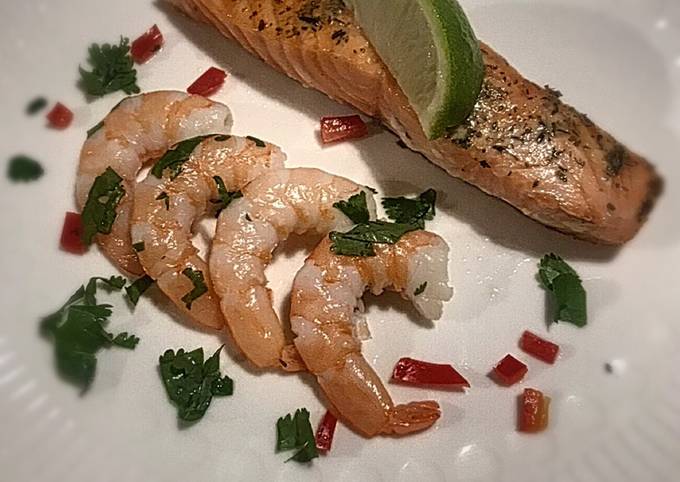 Salmon & Prawns marinated in Gin Esque