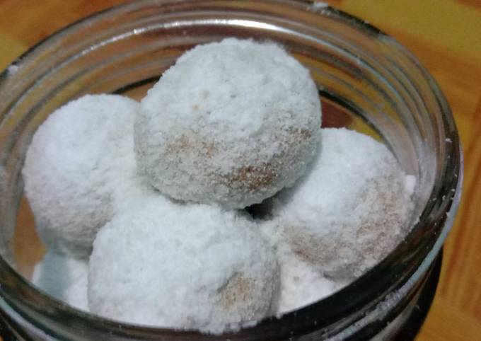 Kue Putri Salju