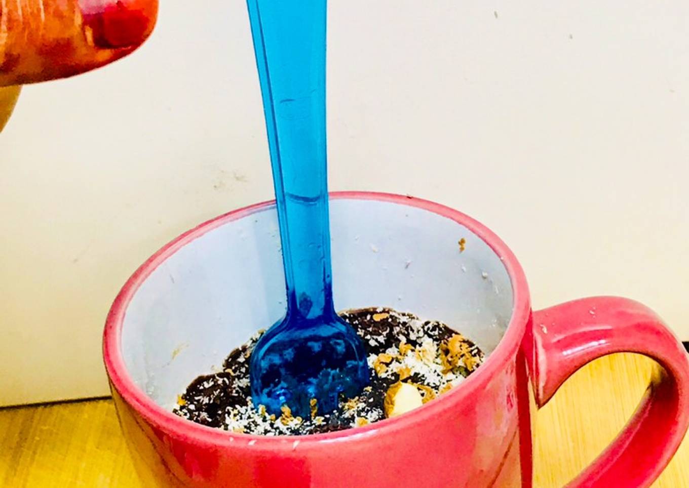 2 minutes microwave mug brownie with chocolate lava