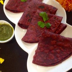 A picture of Beetroot paratha.