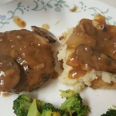 A picture of Salisbury Steak.