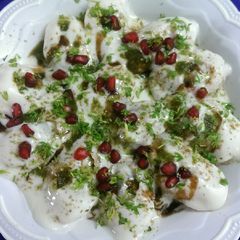 A picture of Dahi Poori.