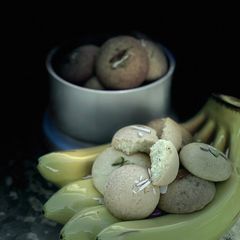 A picture of Kesar nankhatai.