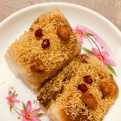 A picture of Kacchi Dabeli.