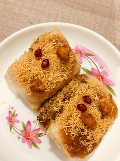 A picture of Kacchi Dabeli.