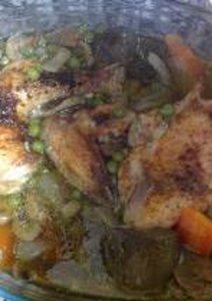 Una foto de Pollo a la jardinera
