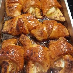 A picture of Simple Caramelized Apple croissants.