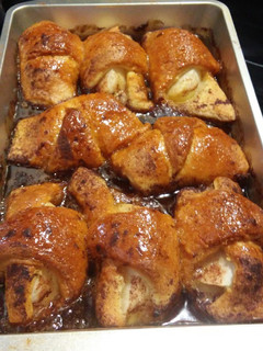 A picture of Simple Caramelized Apple croissants.