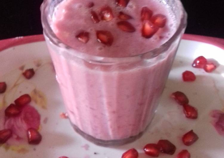 Steps to Prepare Any-night-of-the-week Pomegranate smoothie