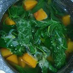 A picture of Sayur Bening Bayam Waluh.