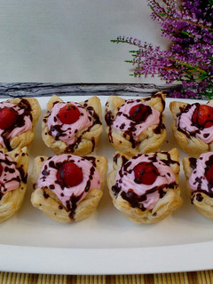 Pudingos kosárkák 🍮🍓 recept fotója