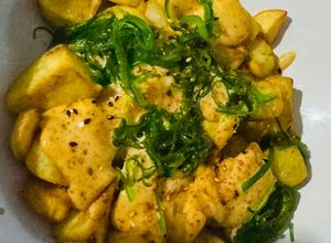 Foto principal de Patatas bravas con mayo kimchi y wakame