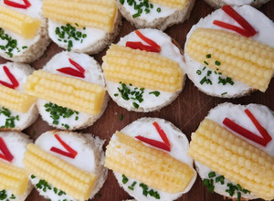 Una foto de Canapés de choclo baby cóctel