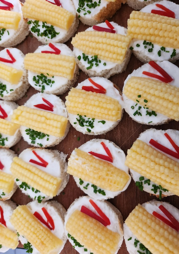 Una foto de Canapés de choclo baby cóctel
