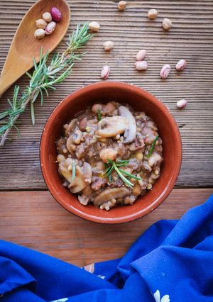 Foto di Zuppa di legumi, cereali e funghi ❤️🍛