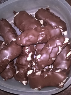 Una foto de Bombones de coco y leche condensada
