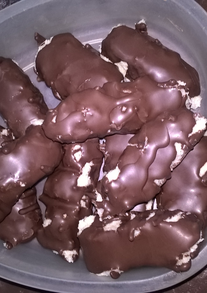 Una foto de Bombones de coco y leche condensada
