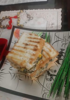 A picture of Spinach sandwich.