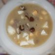 Velouté de ave, con canicas aliñadas de ternera