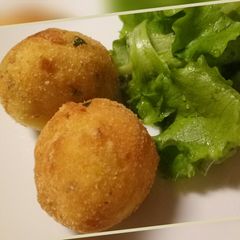 A picture of Polpette di branzino.