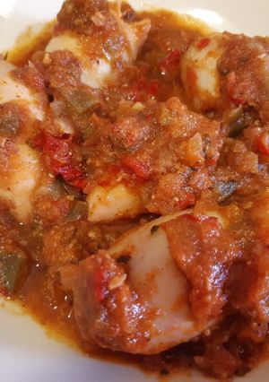 Una foto de Calamarcitos rellenos en salsa