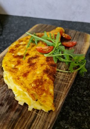 A picture of Cheesy omelette.