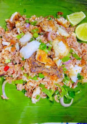 รูปของ ข้าวขยำปลากระพงทอด