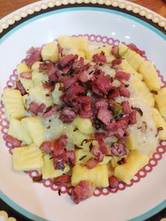 Foto de Nhoque sem glúten de abóbora e carne seca ao molho branco