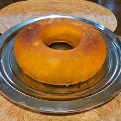 Una foto de Rosca de aceite de oliva, limón amarillo y jarabe de limón