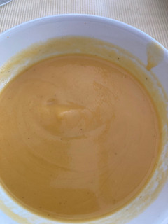 Una foto de Crema calabaza y espárragos blancos