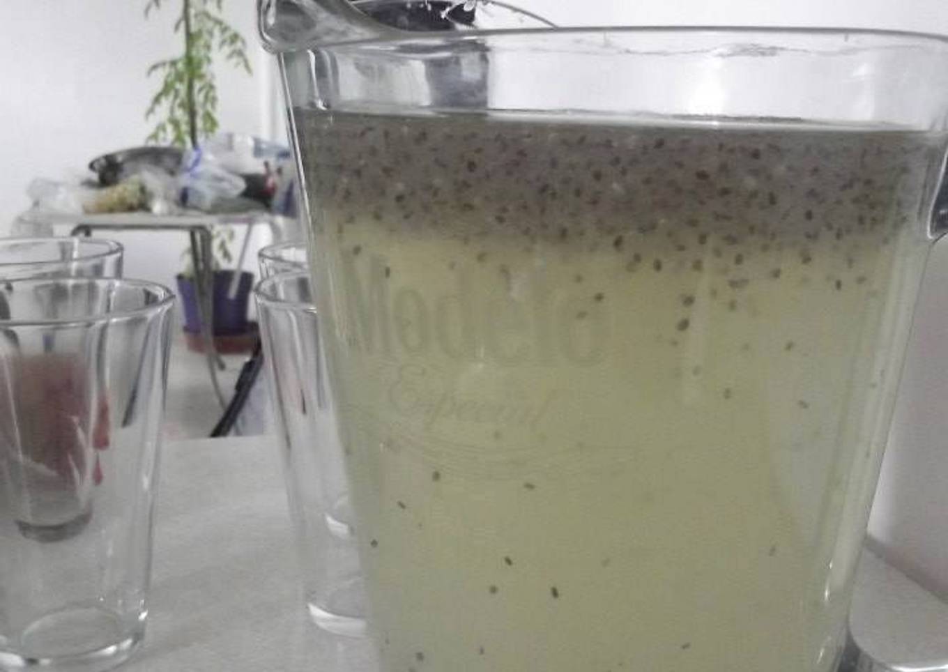 Agua de chía y guanábana