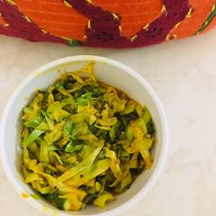 A picture of Cabbage sambharo.