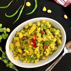 A picture of Lau Ghonto (Bottle Gourd Curry - Bengali Style).