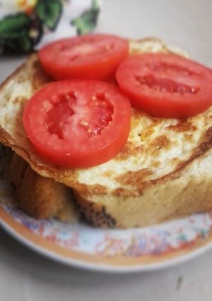 A picture of Open Face Tomato Egg Sandwich #EldyBreakfastContest.
