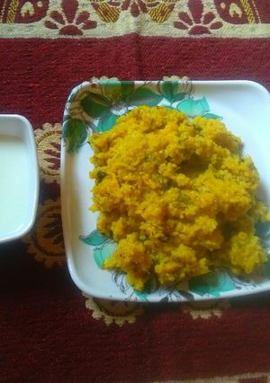 પાલક લસુણી ખીચડી (Palak Lasuni Khichdi Recipe In Gujarati) રેસીપી મુખ્ય ફોટો