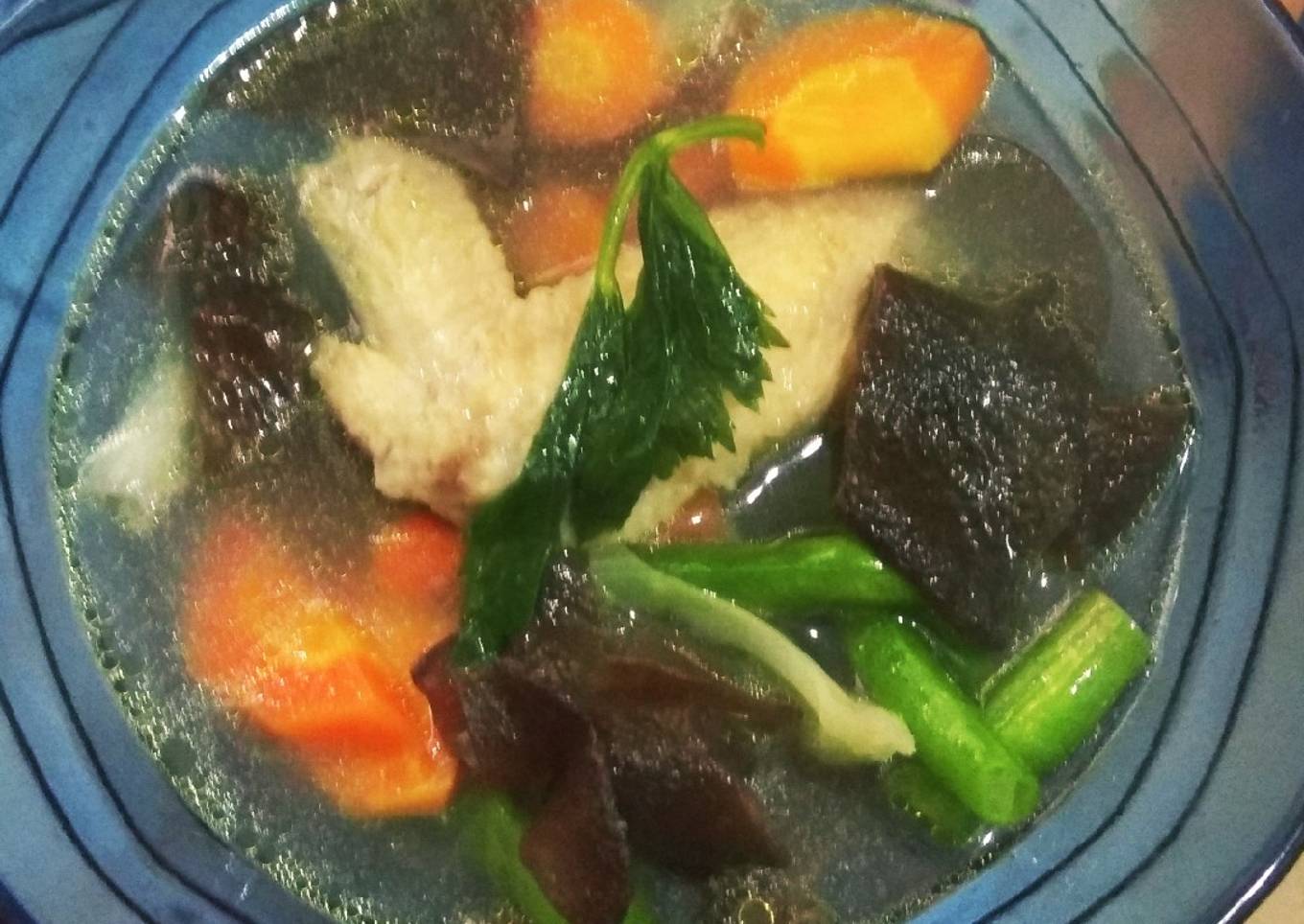 Sop ayam jamur kuping