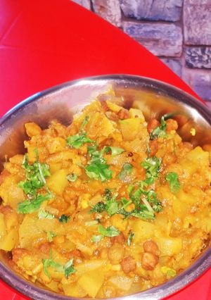A picture of Lauki Chana Masala.