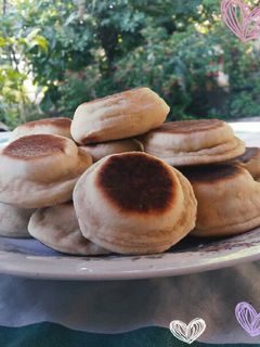 Una foto de Pancitos dulces rellenos, en sartén😃