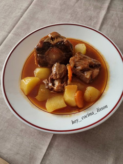 Una foto de Rabo de ternera al vino tinto