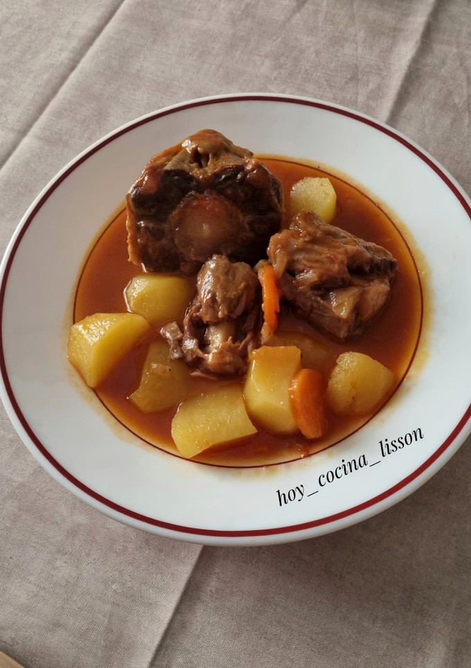 Una foto de Rabo de ternera al vino tinto