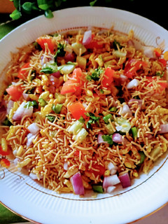 रोस्टेड भेलपुरी (roasted bhelpuri recipe in Hindi) रेसिपी मुख्य फोटो