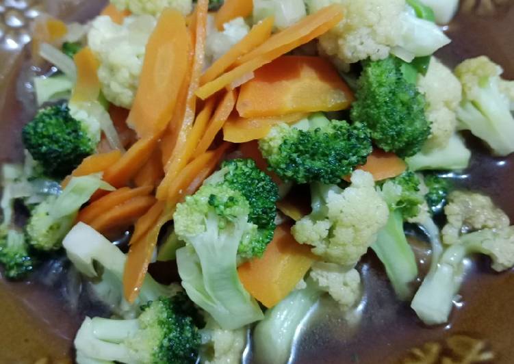 Langkah Mudah untuk memasak Brokoli Saus Tiram yang Lezat Sekali