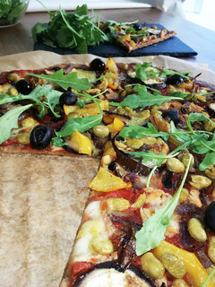 Una foto de Pizza de restos