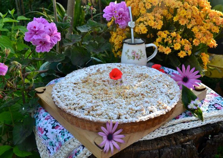 Simple Way to Prepare Super Quick Homemade Tarta de peras y ciruelas pasas, con crumble de avena💟